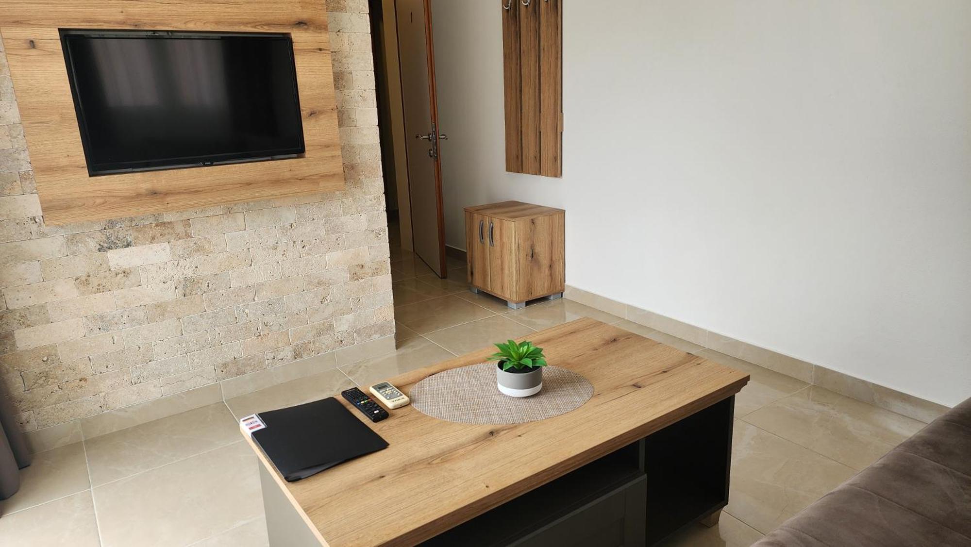 "House Muenster" Bed&Breakfast - Ulcinj Дони-Штой Номер фото