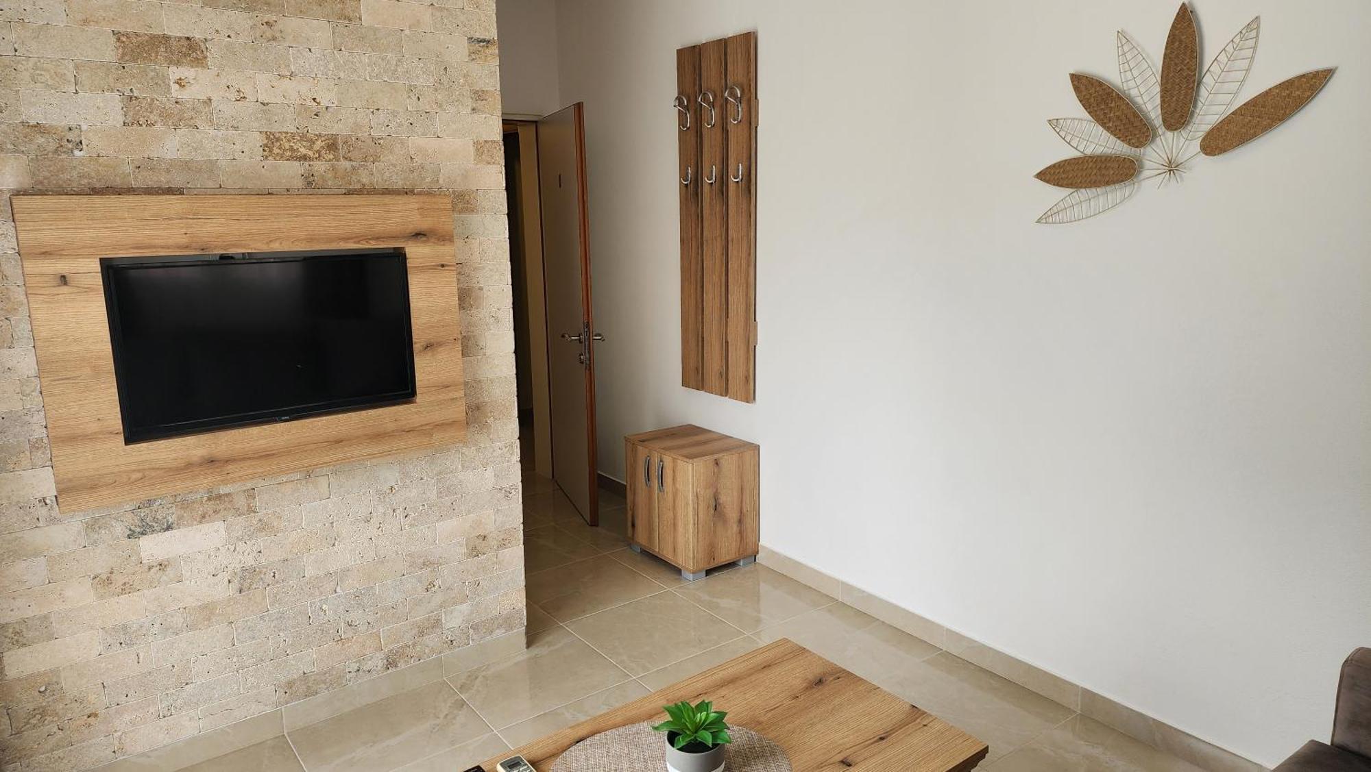 "House Muenster" Bed&Breakfast - Ulcinj Дони-Штой Номер фото